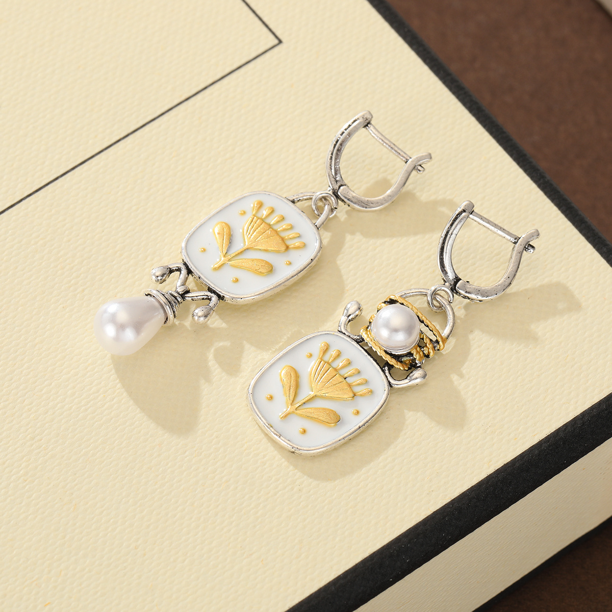 Women's Vintage Ethnic Style Two-Tone Floral Embossed Drop Earrings